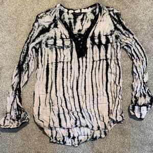 Rock & Republic Black and Cream Tie-Dye Blouse